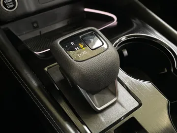 2023 Nissan Rogue - image 32