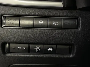 2023 Nissan Rogue - image 34