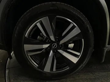 2023 Nissan Rogue - image 7