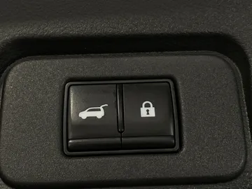 2023 Nissan Rogue - image 23