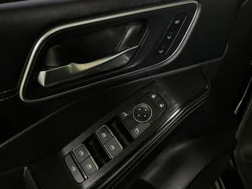 2023 Nissan Rogue - image 21