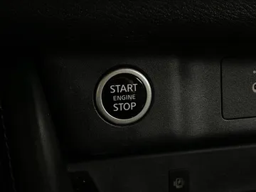 2023 Nissan Rogue - image 27