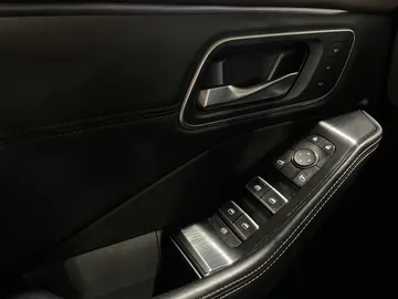 2023 Nissan Rogue - image 27