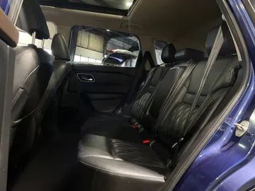 2023 Nissan Rogue - image 16