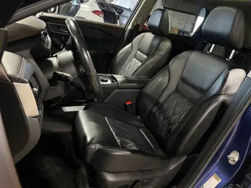 2023 Nissan Rogue - image 3