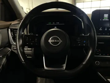 2023 Nissan Rogue - image 18