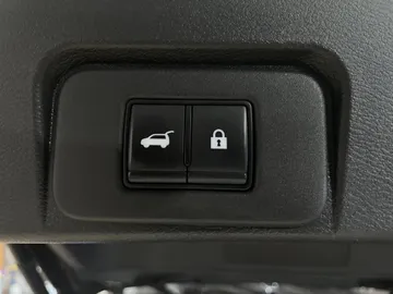 2023 Nissan Rogue - image 20