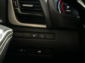 2023 Nissan Rogue - image 31