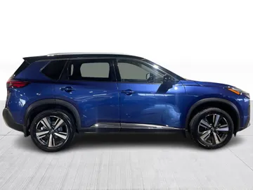 2023 Nissan Rogue - image 2