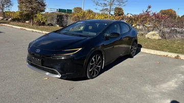 2024 Toyota Prius Prime - image 3