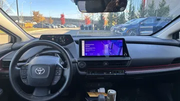 2024 Toyota Prius Prime - image 8