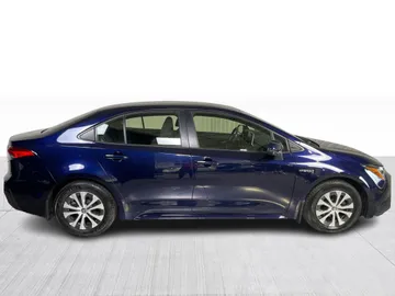 2020 Toyota Corolla Hybrid - image 2