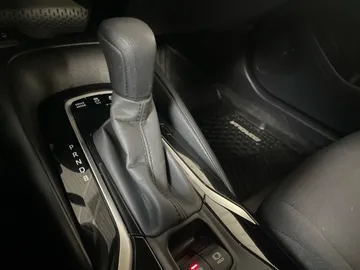 2020 Toyota Corolla Hybrid - image 26