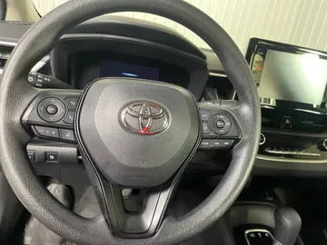 2020 Toyota Corolla Hybrid - image 16