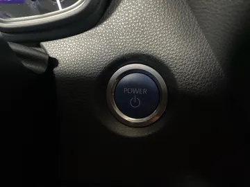 2020 Toyota Corolla Hybrid - image 21