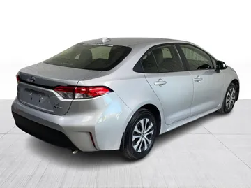 2025 Toyota Corolla - image 13