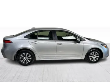 2025 Toyota Corolla - image 2
