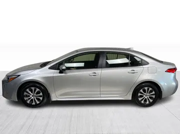 2025 Toyota Corolla - image 9