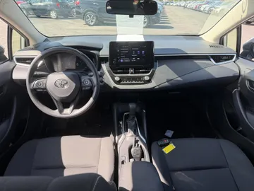 2025 Toyota Corolla - image 9
