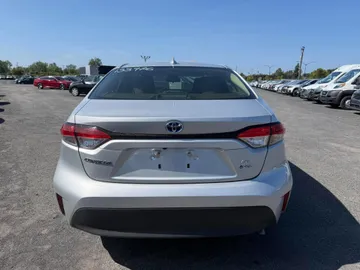 2025 Toyota Corolla - image 6