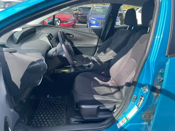 2022 Toyota Prius Prime - image 8