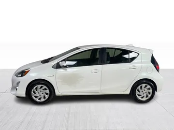 2015 Toyota Prius c - image 4
