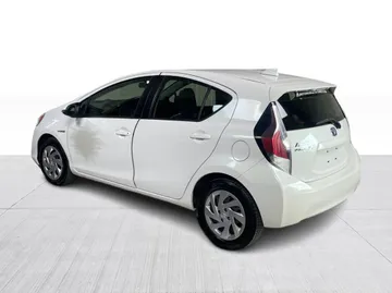 2015 Toyota Prius c - image 6