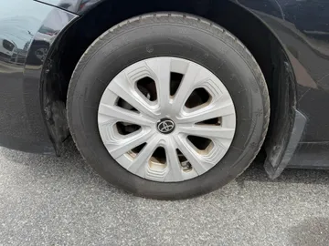 2022 Toyota Prius - image 7