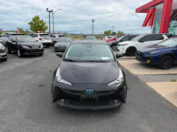 2022 Toyota Prius - image 2