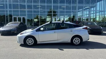 2022 Toyota Prius - image 4