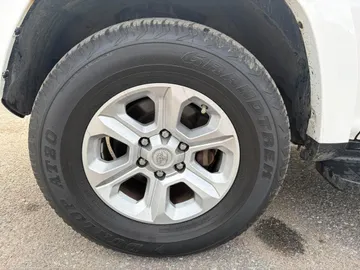 2019 Toyota 4Runner - image 10