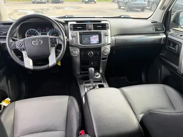 2019 Toyota 4Runner - image 9