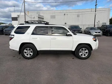 2019 Toyota 4Runner - image 6