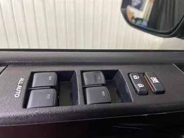 2021 Toyota 4Runner - image 26