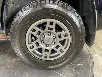 2021 Toyota 4Runner - image 7