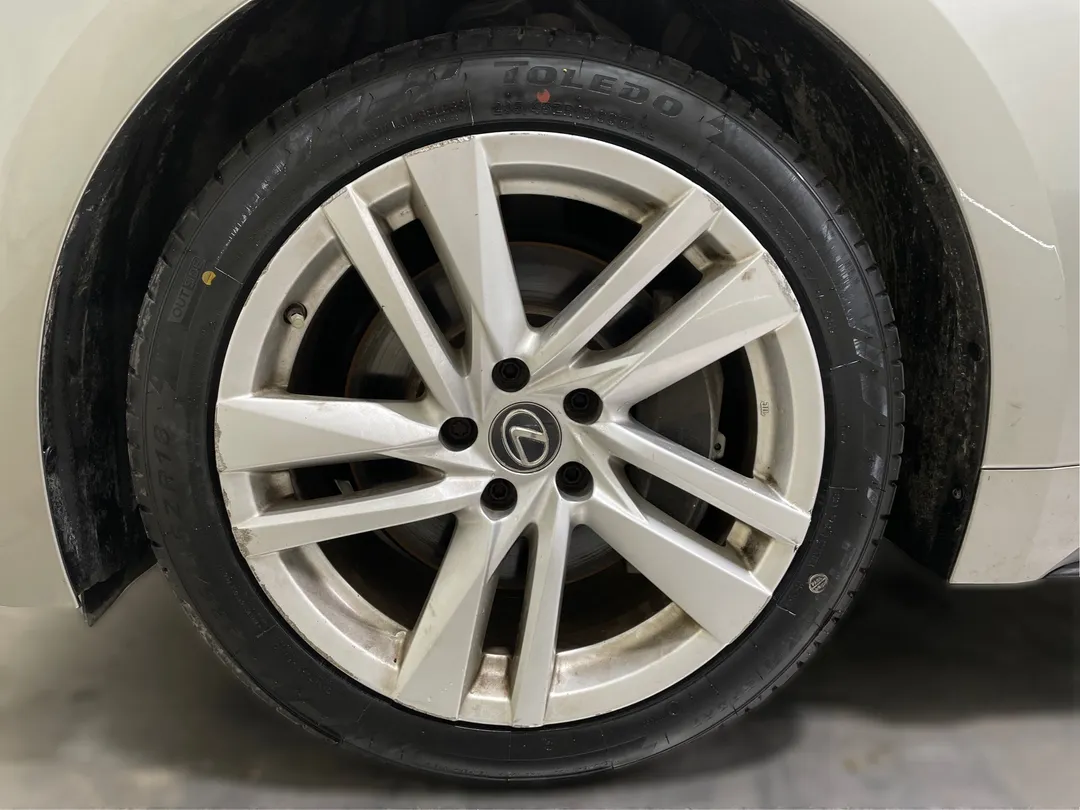 2021 Lexus IS — photo 6