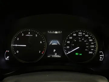 2021 Lexus IS - image 18