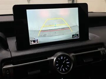 2021 Lexus IS - image 21