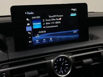 2021 Lexus IS - image 31