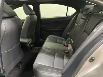 2021 Lexus IS - image 16