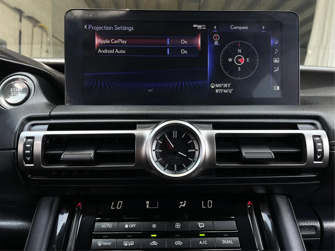2022 Lexus IS — photo 7