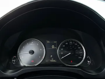 2022 Lexus IS - image 18