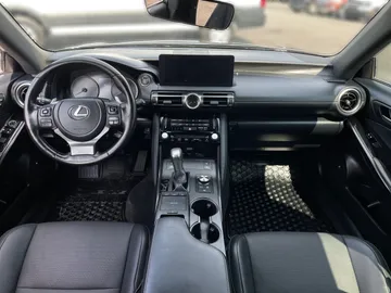 2022 Lexus IS - image 4