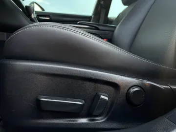 2022 Lexus IS - image 26