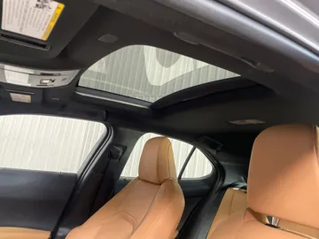 2024 Lexus UX - image 6