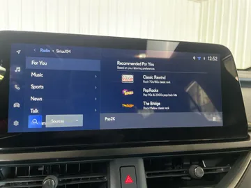 2024 Lexus UX - image 33