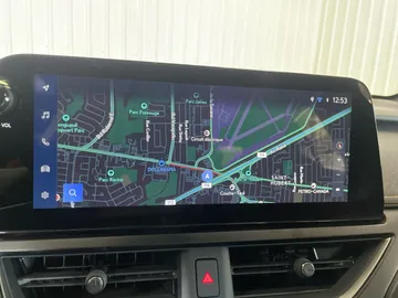 2024 Lexus UX - image 24