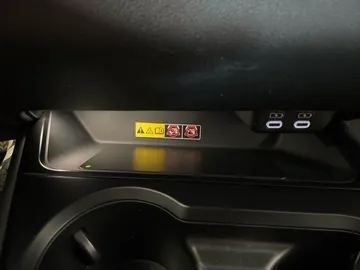 2024 Lexus UX - image 31