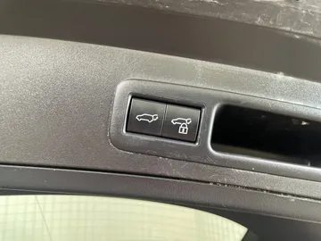 2024 Lexus UX - image 23