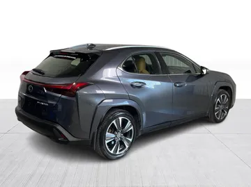 2024 Lexus UX - image 14